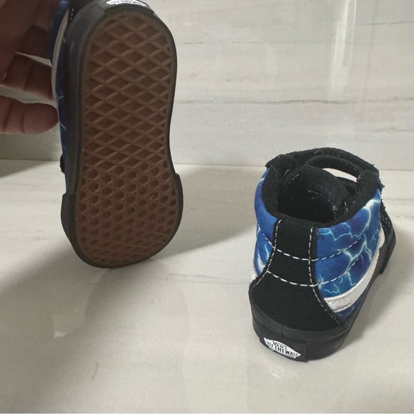 Vans Black and Blue Velcro Sneakers for Everyday Comfort - Picture 4 of 6